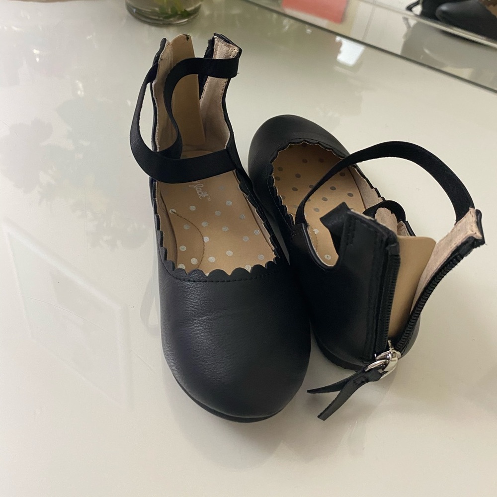 Girl flats